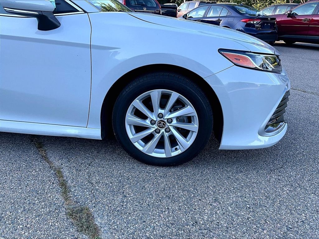 Used 2022 White Toyota LE image 7