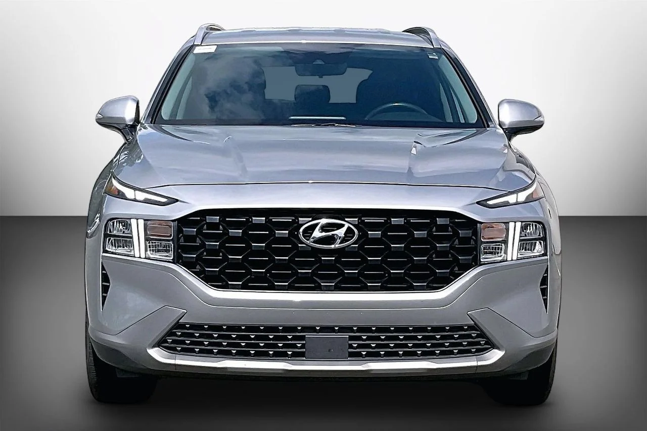 Certified Used 2023 Silver Hyundai SEL image 3