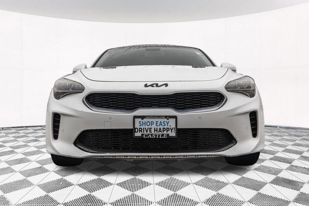 Used 2018 White Kia Premium image 5