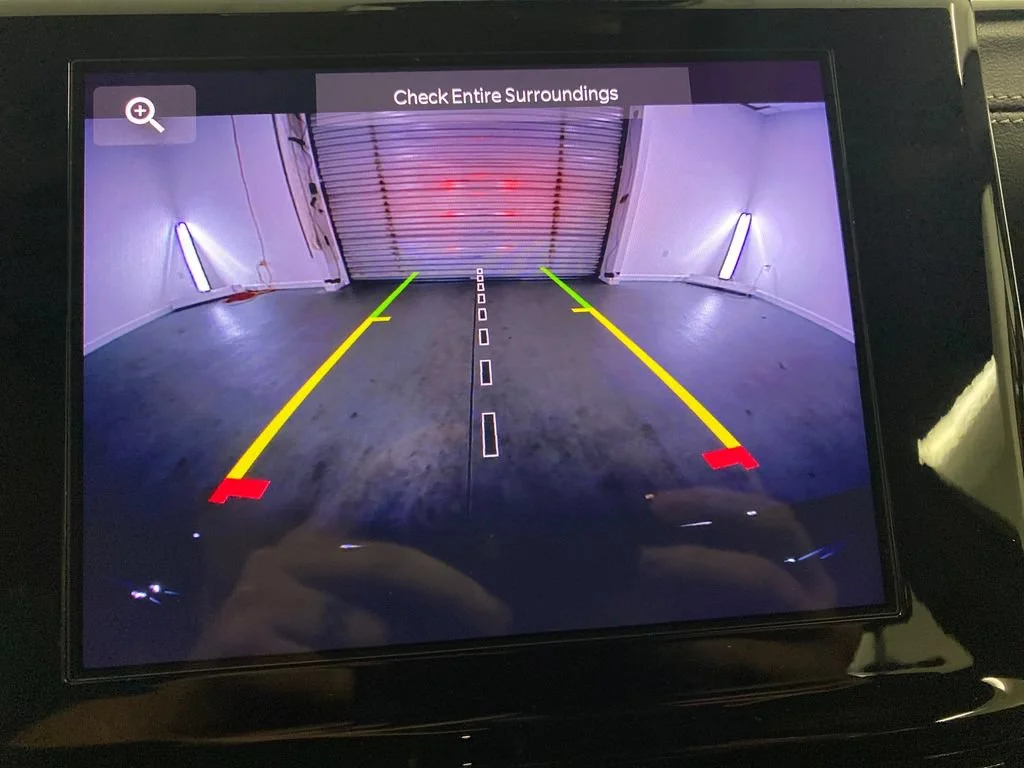 Used 2025 Diamond Black Cry Jeep Altitude image 23