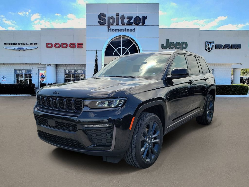 New 2026 Diamond Black Crystal Pearl-Coat Exterior Paint Jeep  image 4