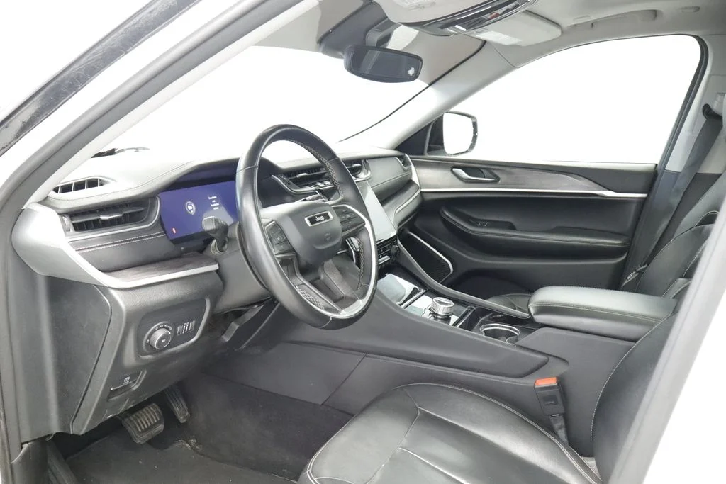 Used 2022 White Jeep Limited image 26