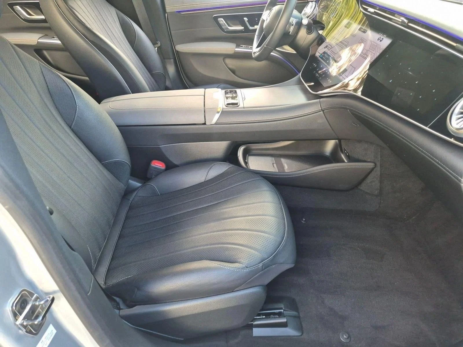 Used 2024 Cirrus Silver Metallic Mercedes-Benz EQS 450 image 21