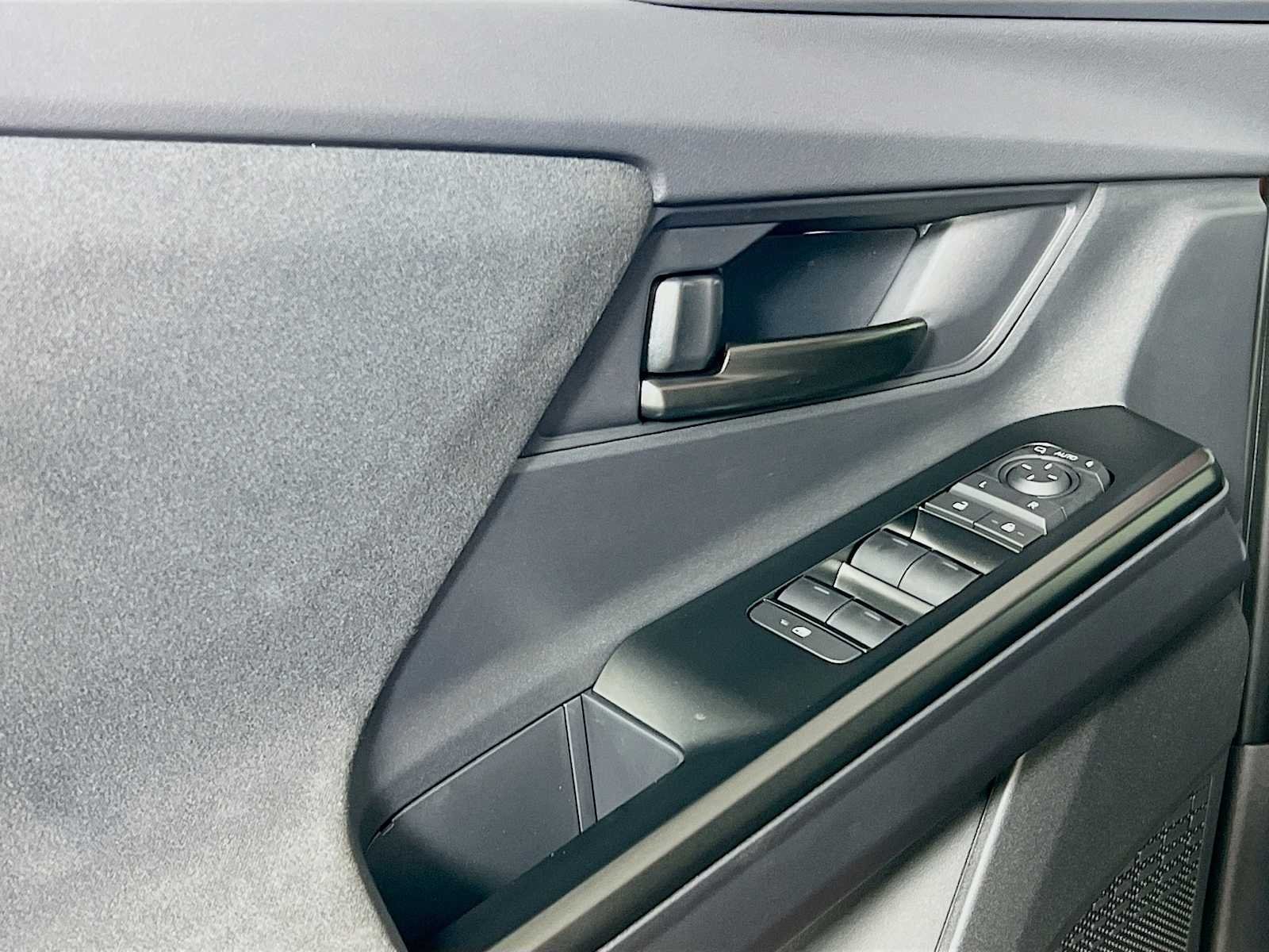 2026 Toyota C-HR — photo 17