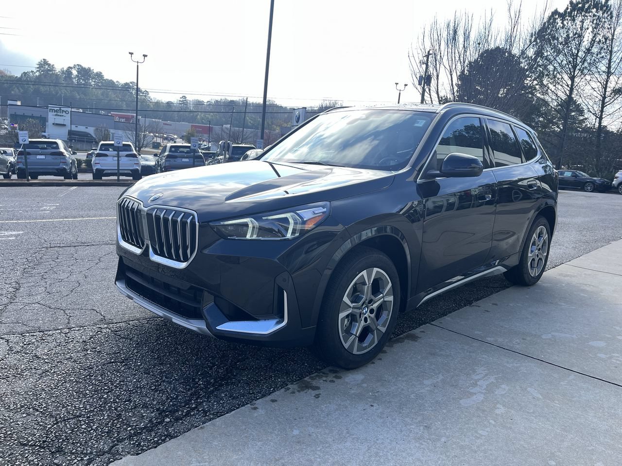 Used 2026 Black Sapphire Metallic BMW xDrive28i image 4