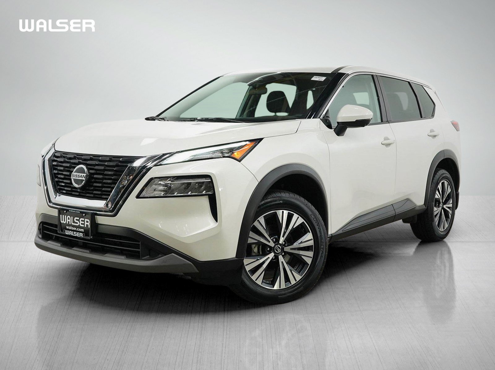 Used 2021 Pearl White Tricoat Nissan Sv image 1