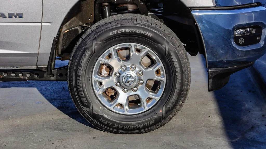 Used 2024 Silver Ram Laramie image 11