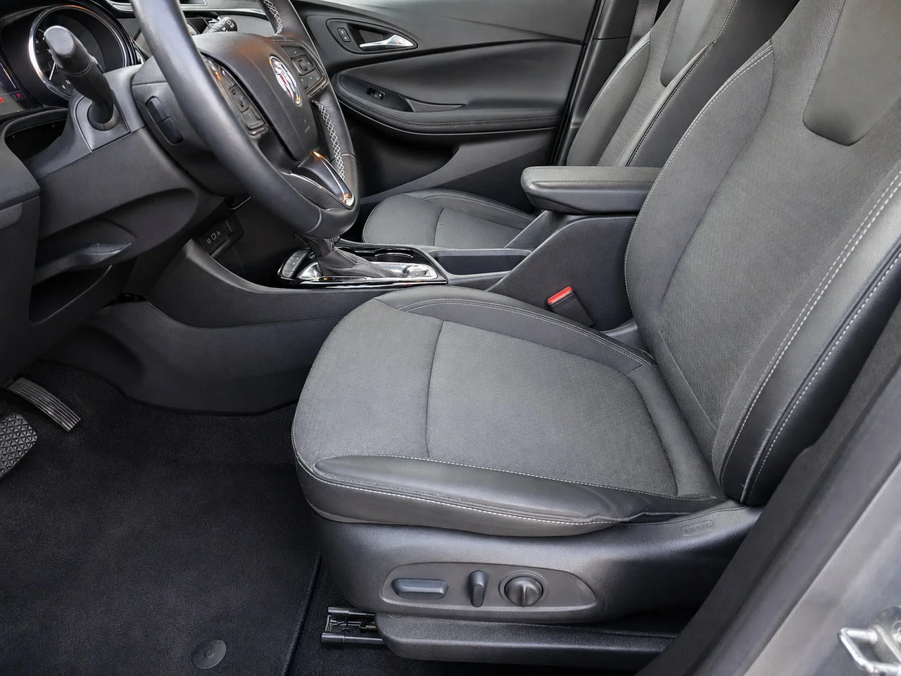 Used 2023 Moonstone Gray Metallic Buick Select image 13