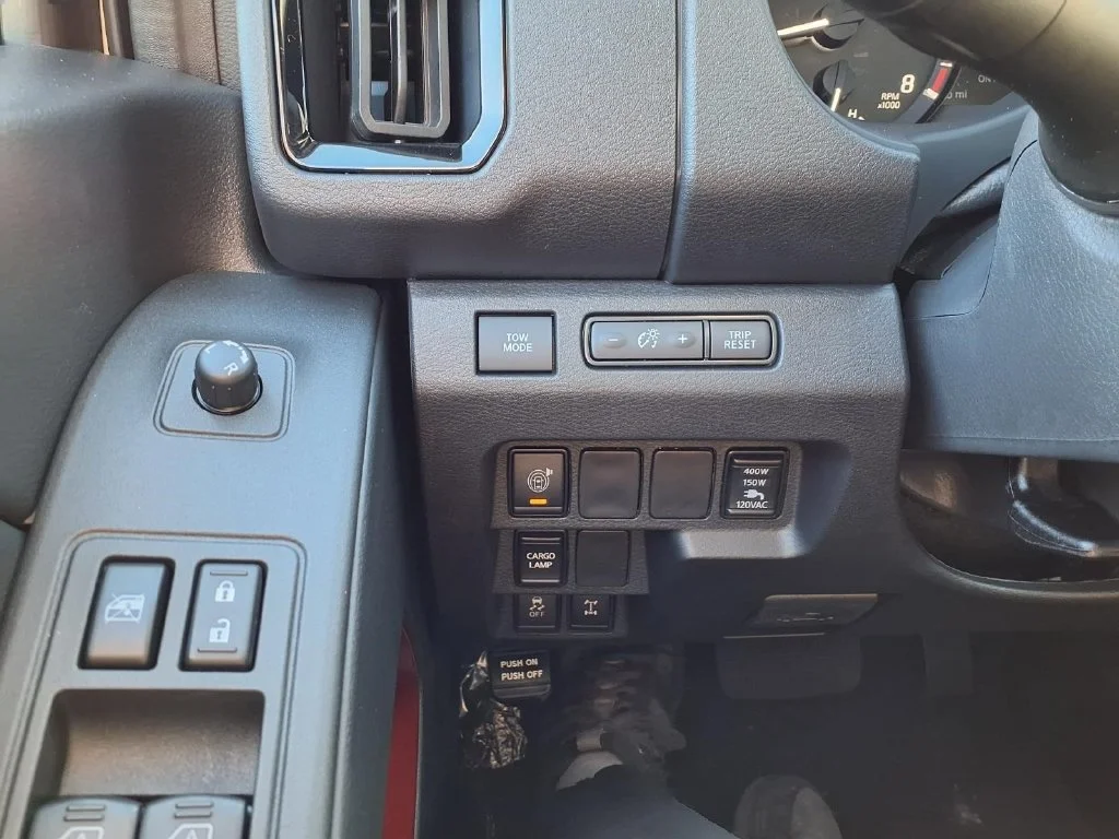 New 2027 White Nissan PRO-4X image 16