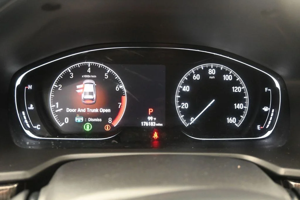 Used 2018  Honda Sport image 19