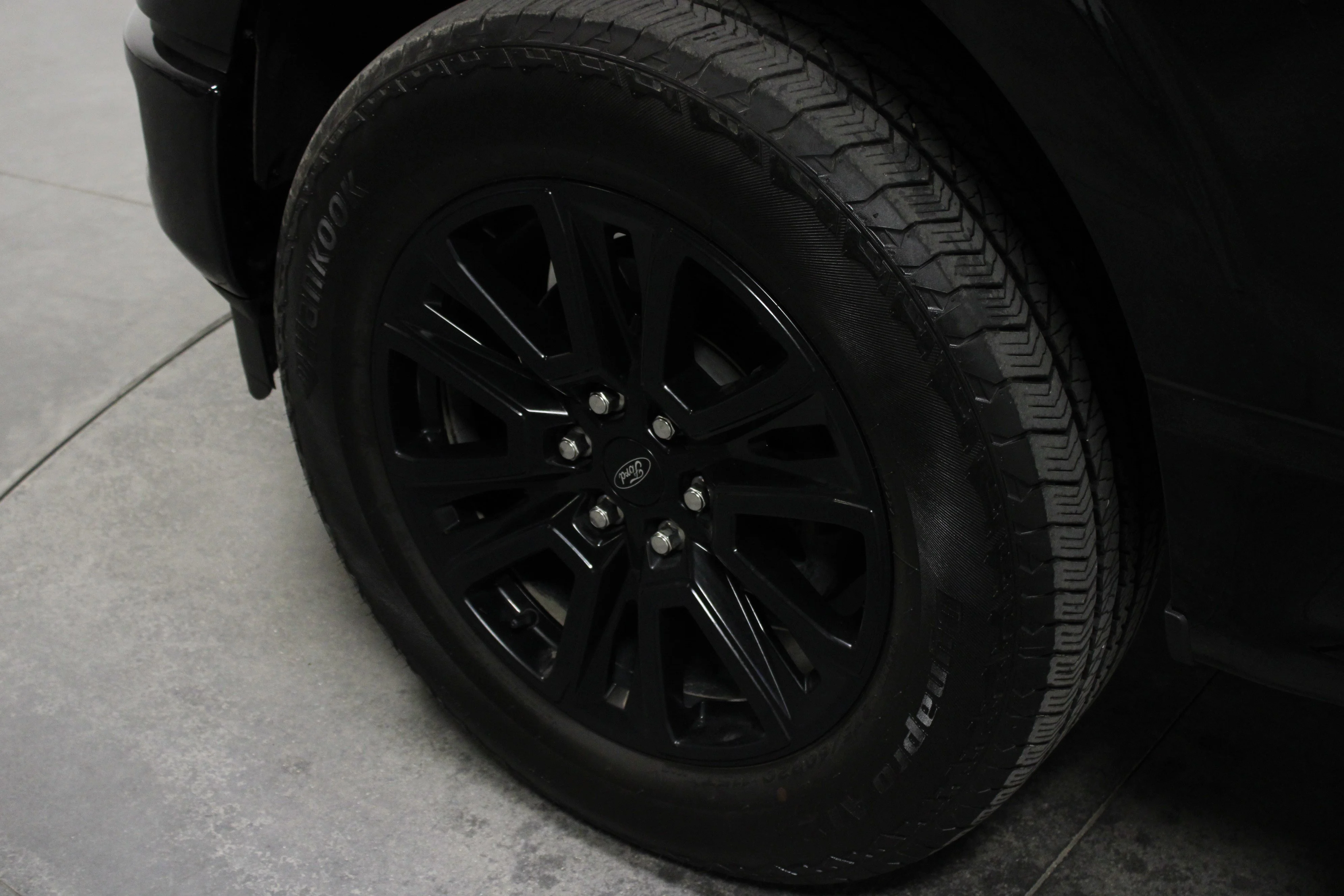 Used 2025 Agate Black Metallic Ford Platinum image 10