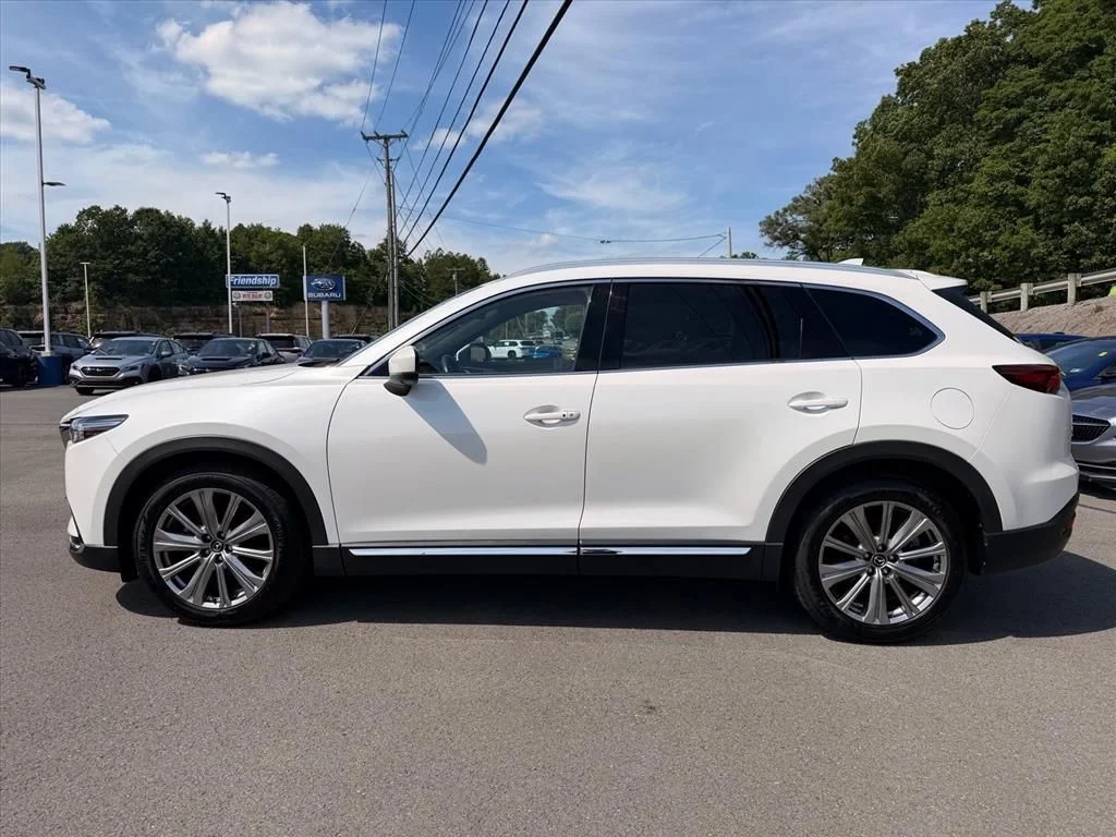 Used 2023 White Mazda Signature image 4