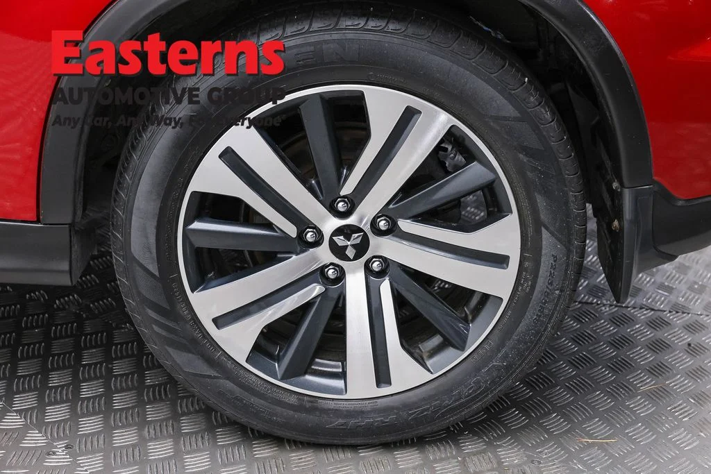 Used 2023 Red Mitsubishi 2.0 ES image 8