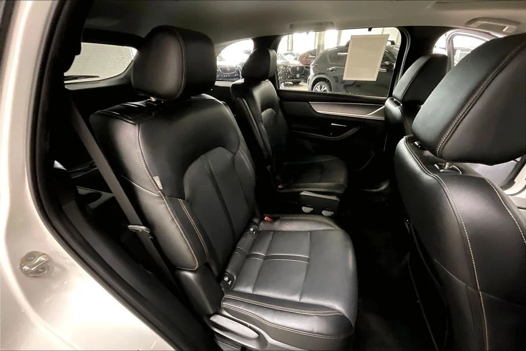 Used 2024 White Mazda Preferred image 27