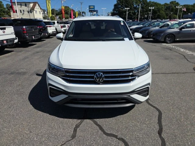 Used 2024 White Volkswagen 2.0T SE image 2