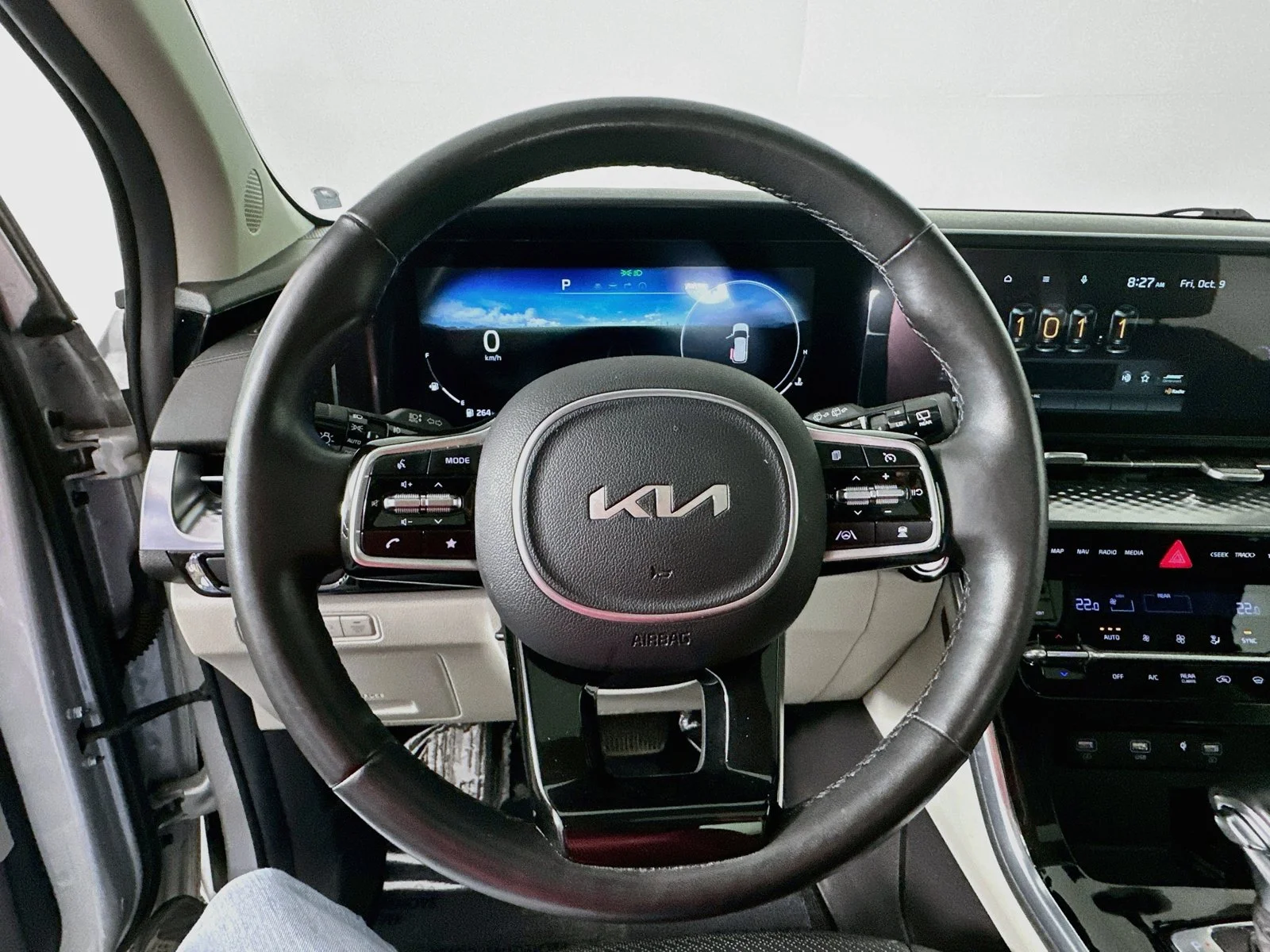 Used 2022 Ceramic Silver Kia SX Prestige image 11