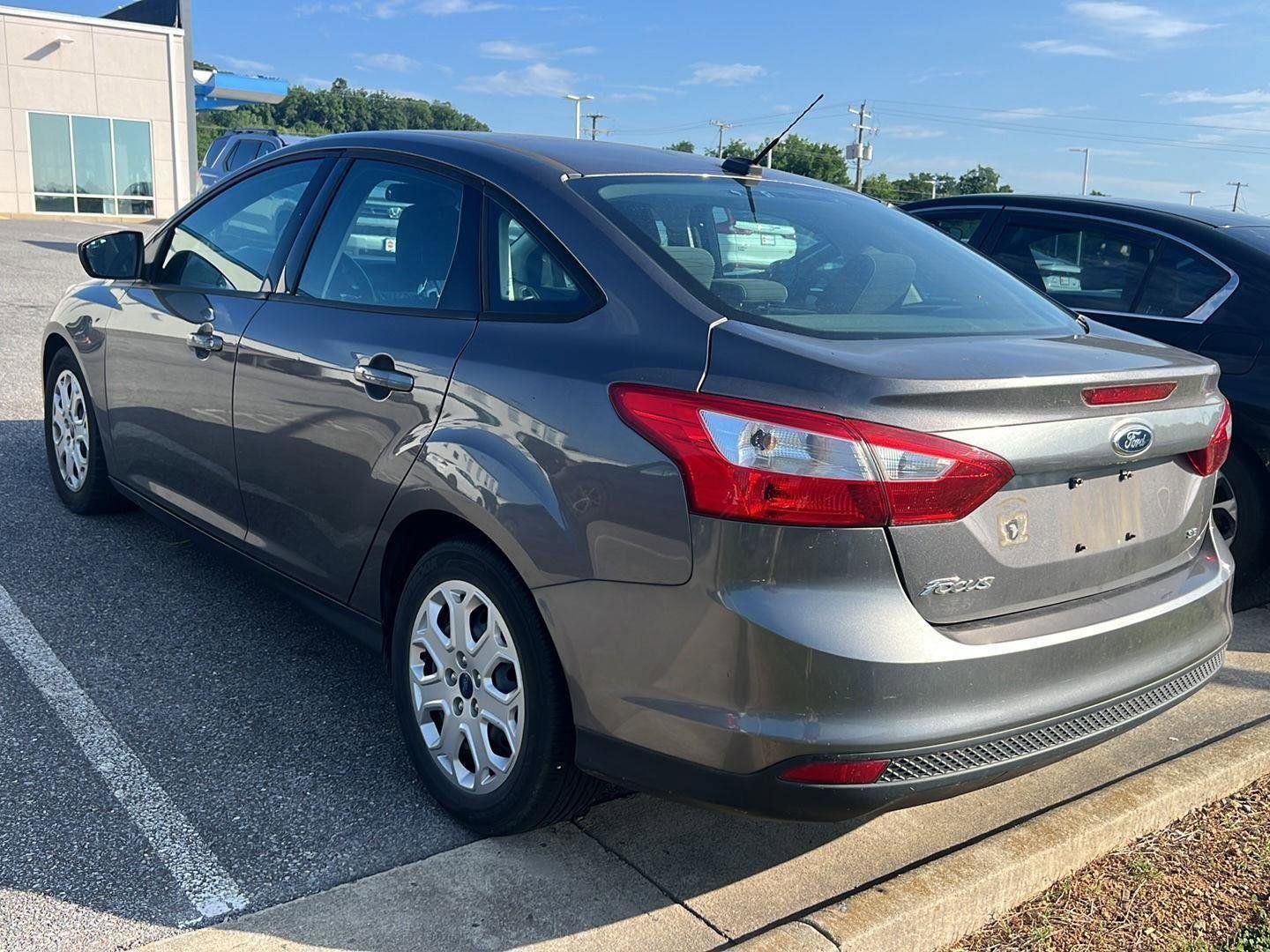 Used 2012 Sterling Gray Metallic Ford SE image 3