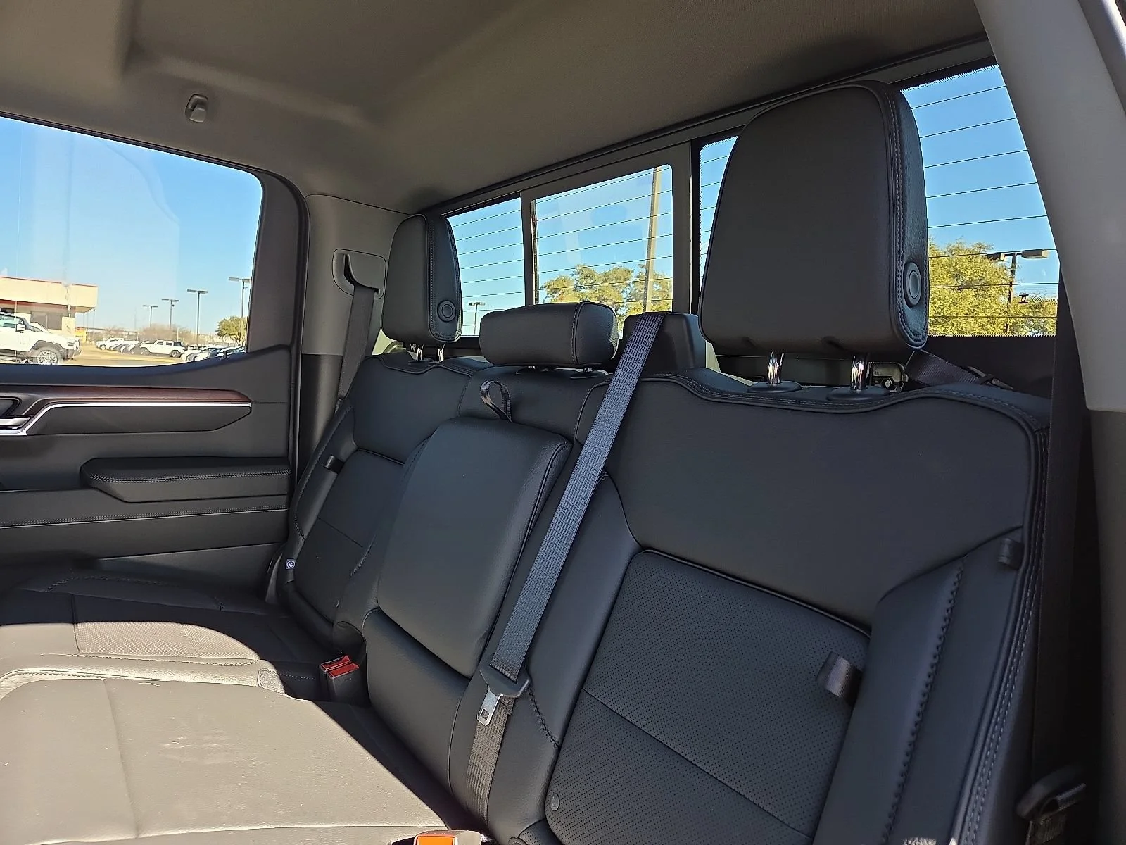 2026 GMC Sierra 1500 Denali - Photo 9