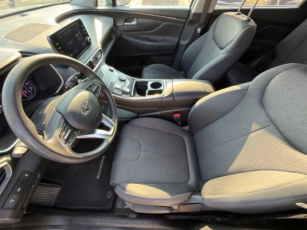 Used 2022 Gray Hyundai SE image 10