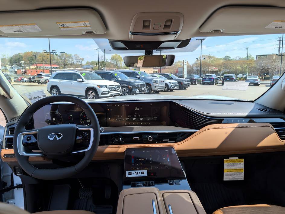 Used 2026 Radiant White INFINITI LUXE image 18