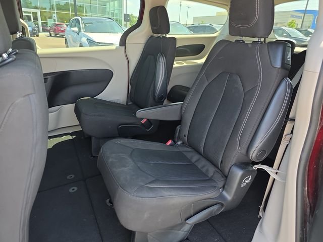 2023 Chrysler Voyager LX - Photo 11