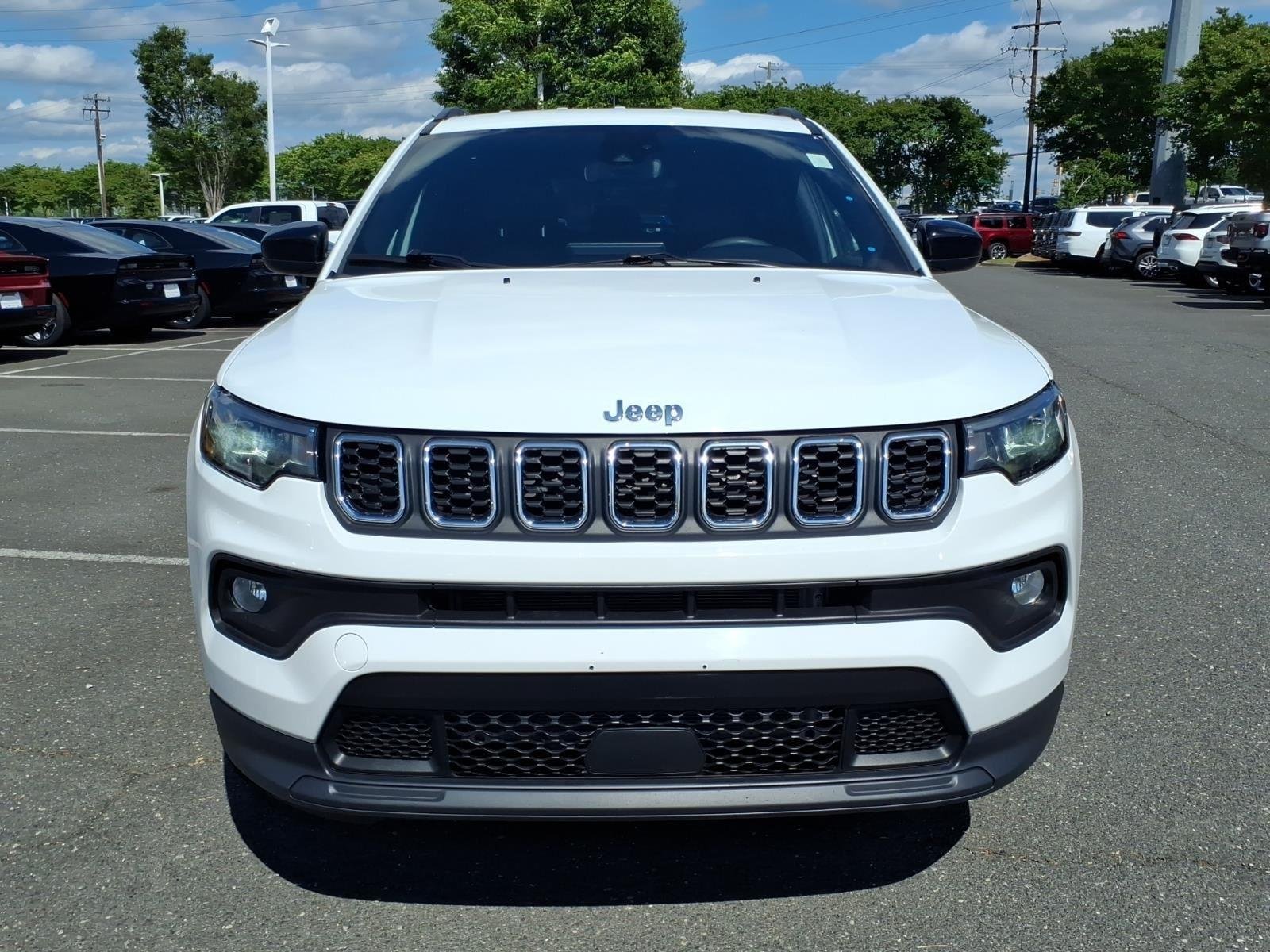 Used 2024 Bright White Clearcoat Jeep Latitude image 12