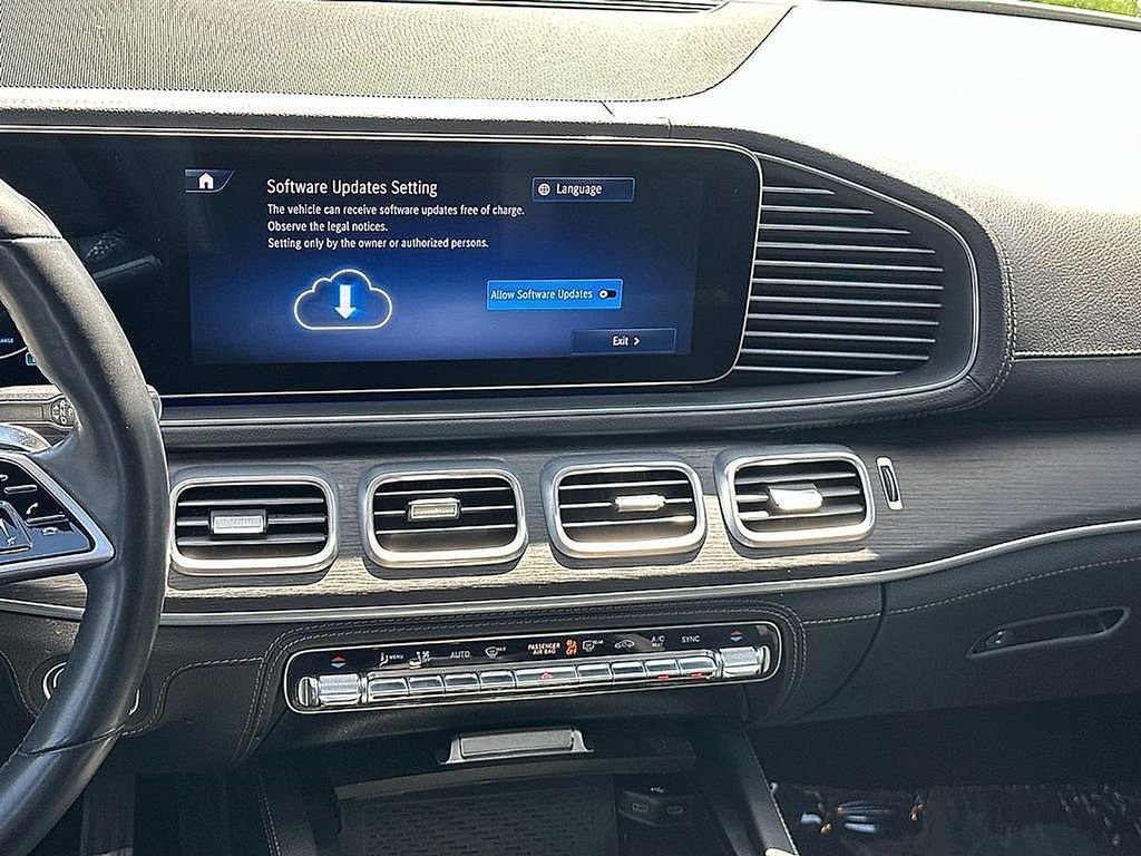 Certified Used 2024 Cirrus Silver Metallic Mercedes-Benz GLE 450 image 32