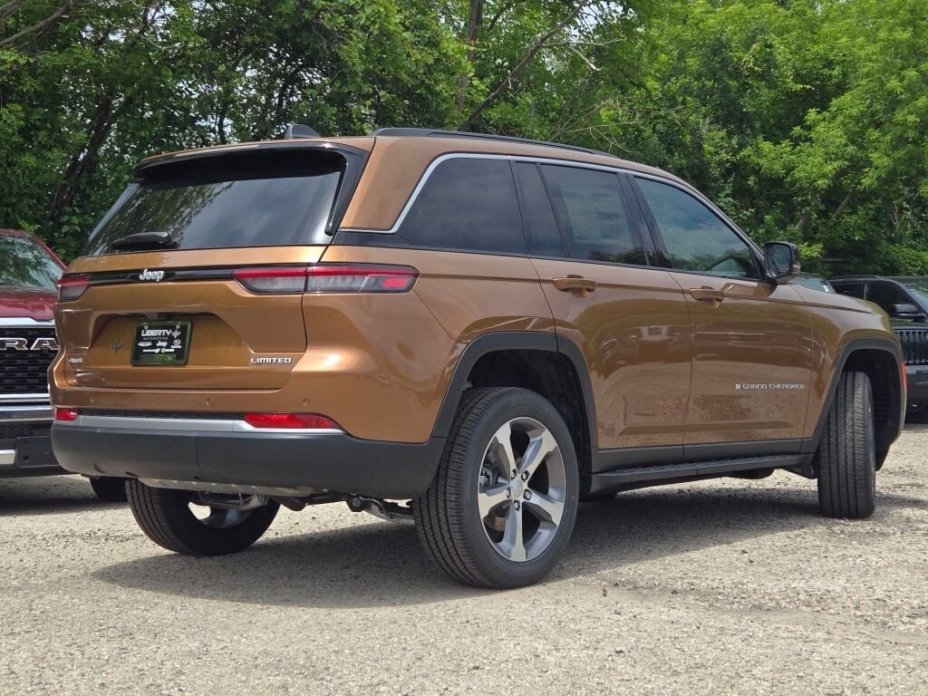 New 2026 Copper Shino Metallic Clear-Coat Exterior Paint Jeep Limited image 11