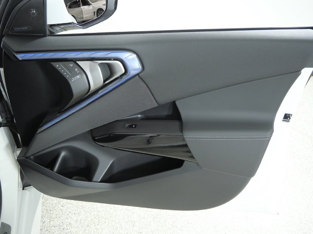 New 2026 Alpine White BMW 30 xDrive image 20