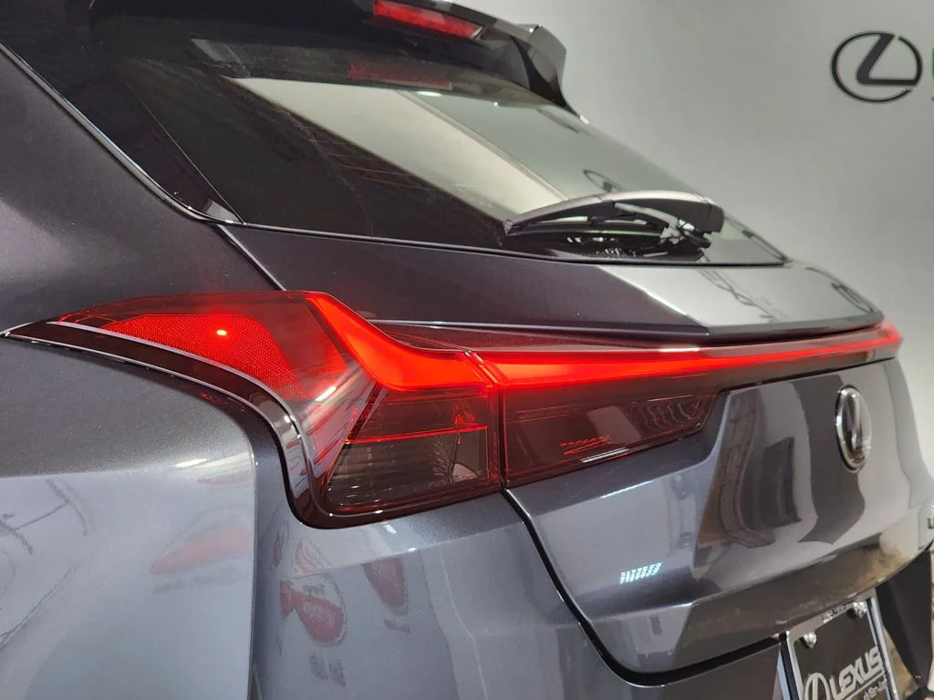 New 2026  Lexus 300h image 10
