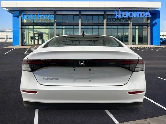 New 2026 Platinum White Pearl Honda SE image 4
