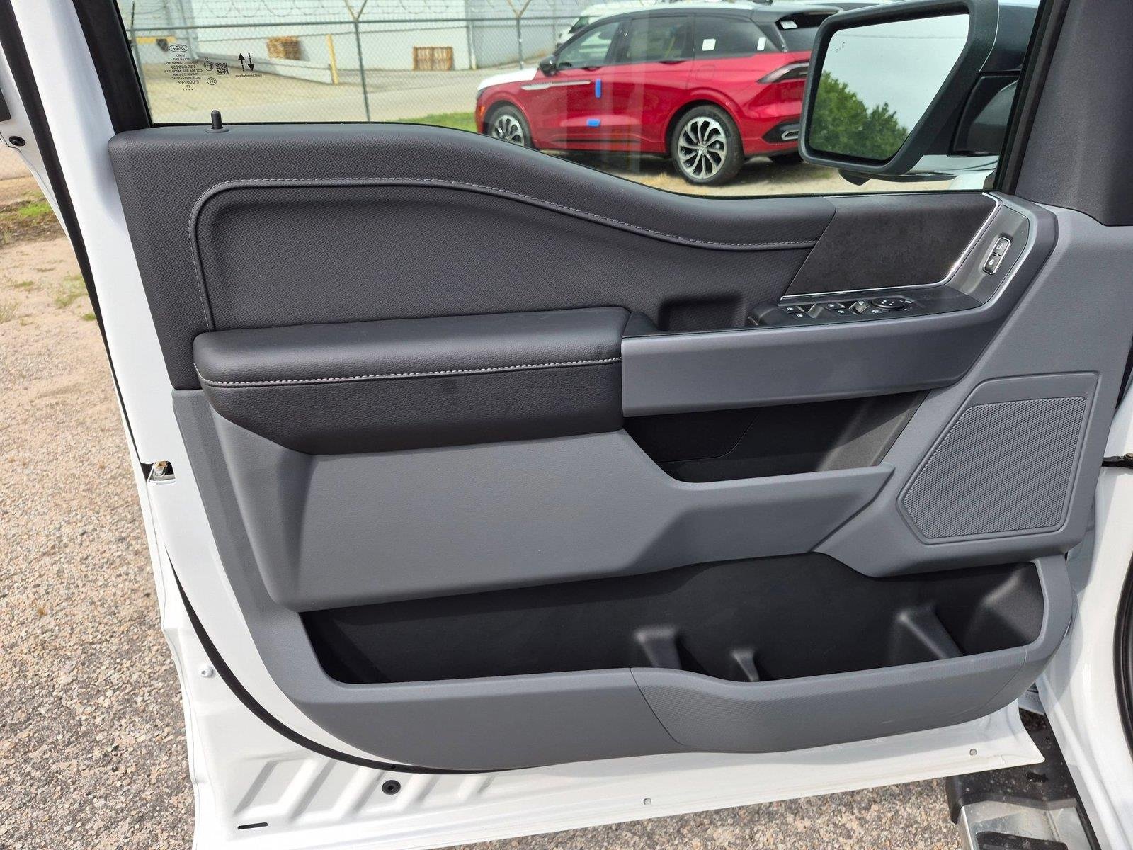 New 2026 Oxford White Ford XLT image 11