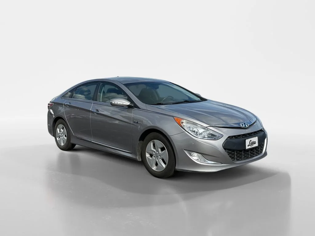 Used 2012 Hyper Silver Metallic Hyundai Base image 2