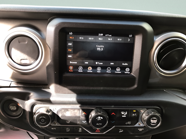 Used 2019 Red Jeep Unlimited Sahara image 19