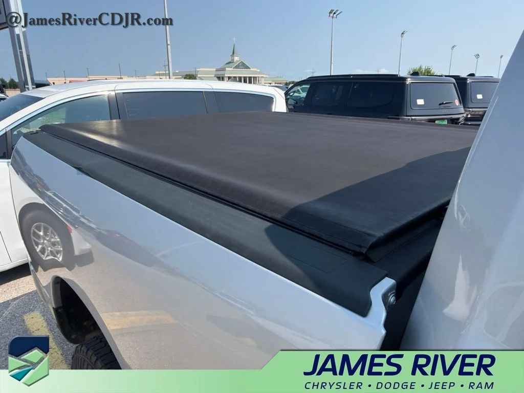 Used 2016 Silver Ram Big Horn image 12