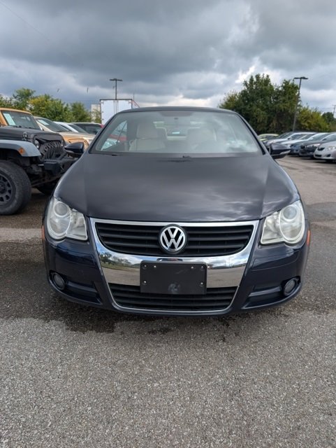 2010 Volkswagen Eos 2.0T Komfort photo 2