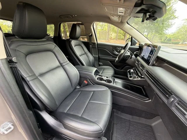 Used 2025 Gray Lincoln Reserve image 27