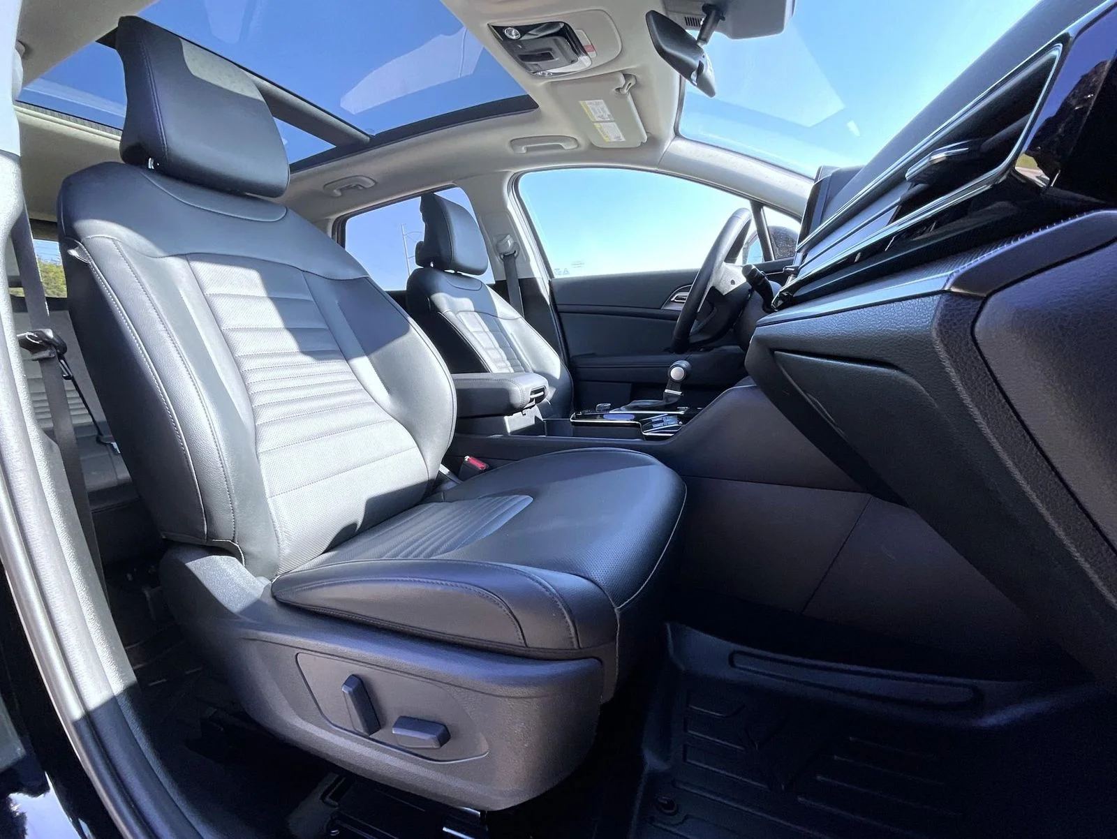 Used 2025 Black Kia SX-Prestige image 16