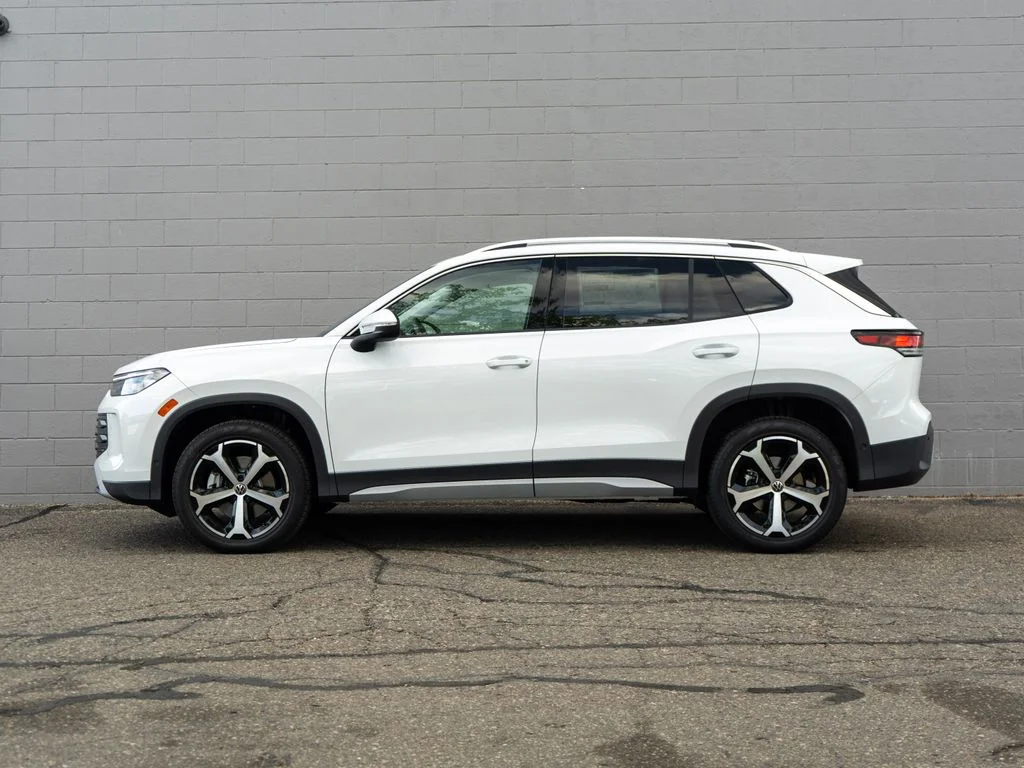 New 2026 Pure White Volkswagen 2.0T SE image 3