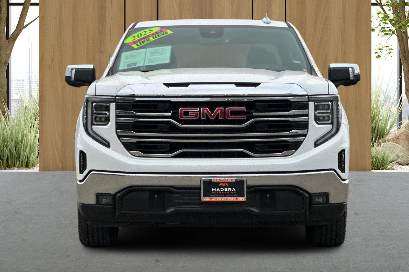 Used 2025 Summit White GMC SLT image 9