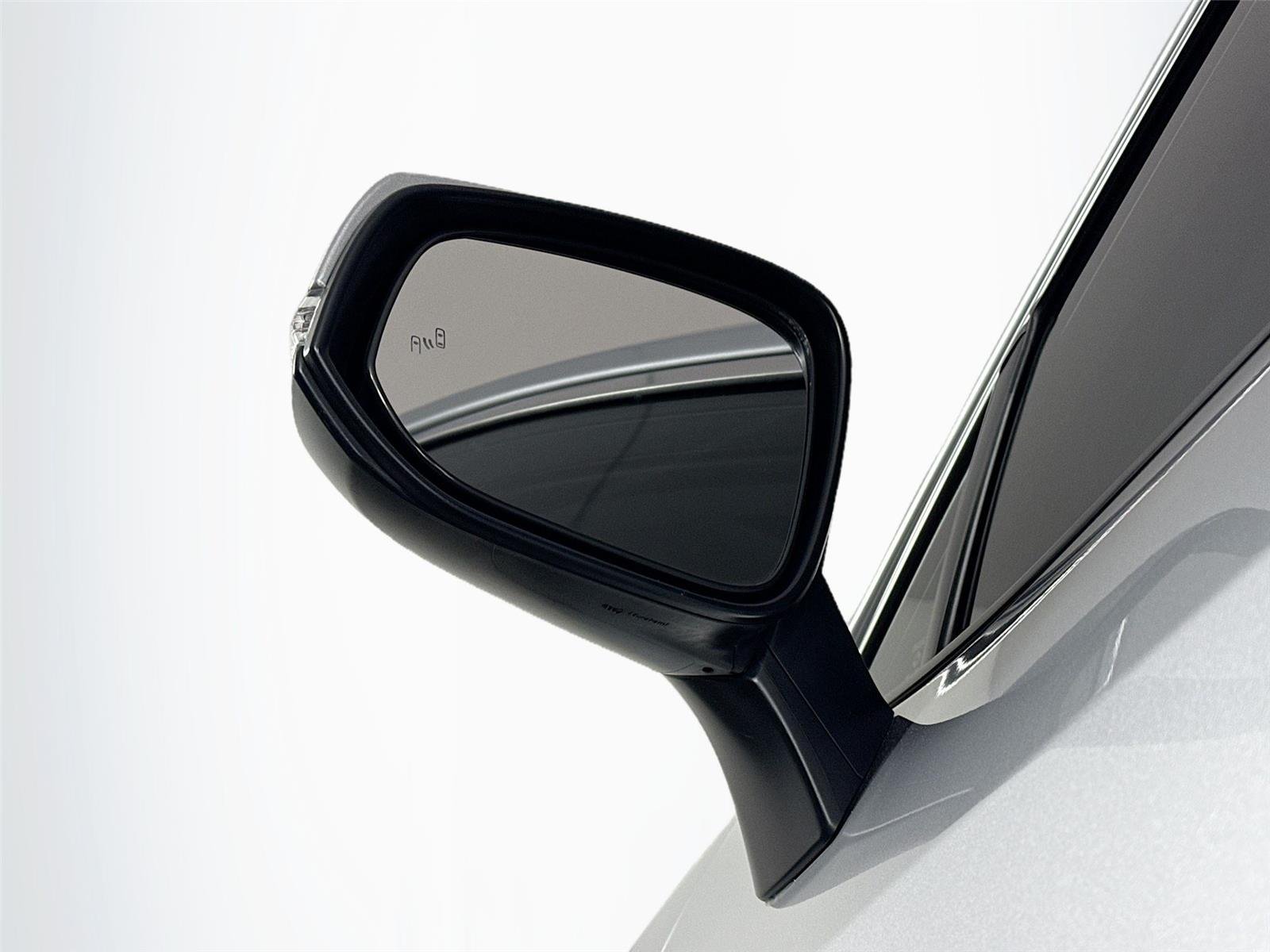 Used 2022 Silver Sky Metallic Toyota XLE image 5