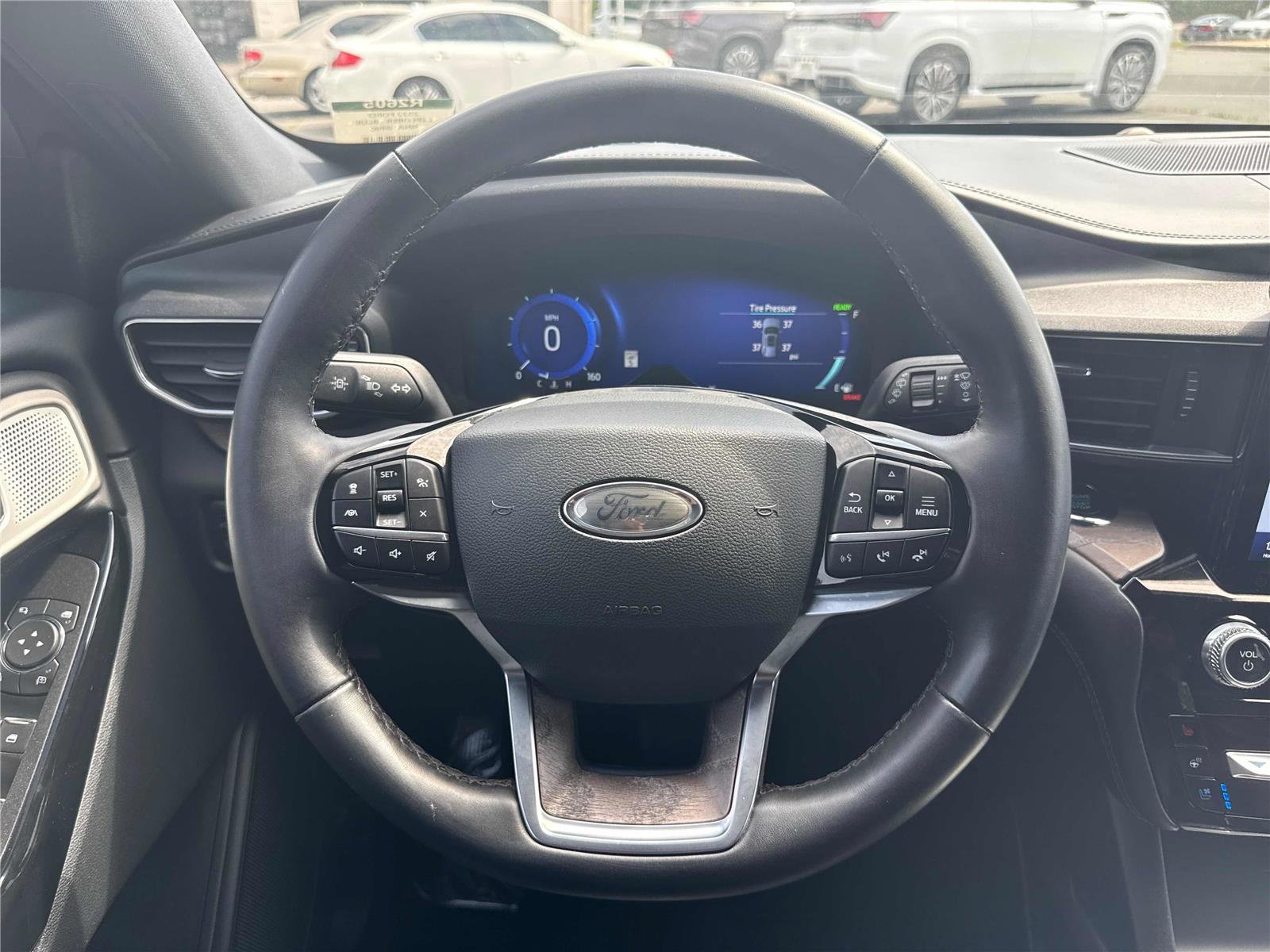 2022 Ford Explorer Platinum - Photo 17