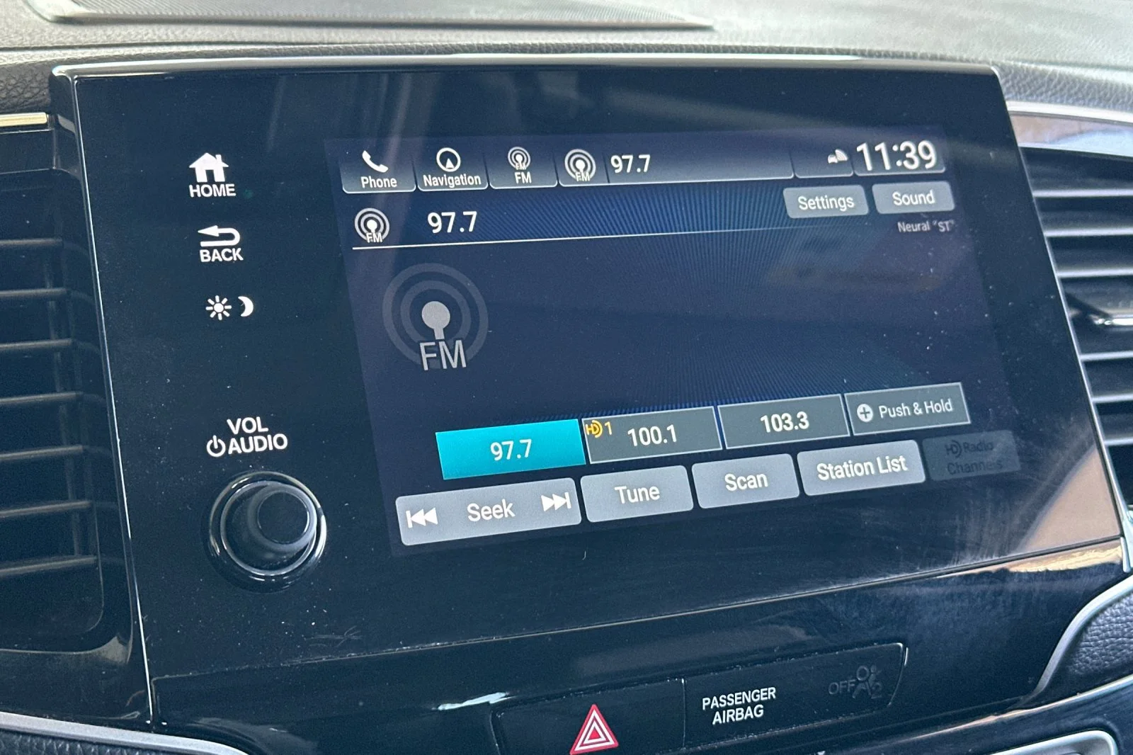 Used 2021 Black Honda Touring 8-Passenger image 20