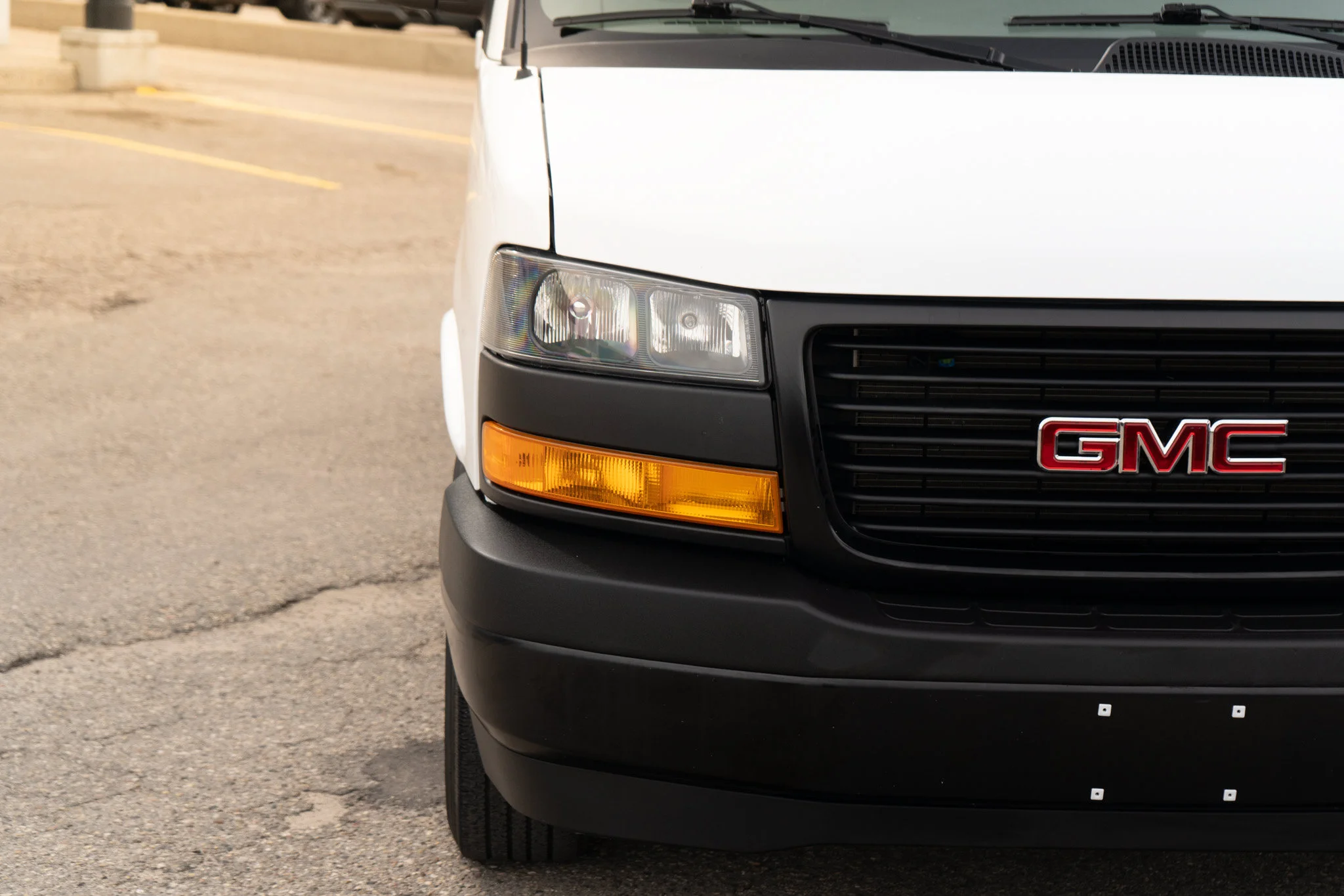 Certified Used 2023 Summit White GMC Cargo*135in WB | Summit White | Rubber Lined Flooring | Htd Mirrors | 239.4 cuft Capacity image 4