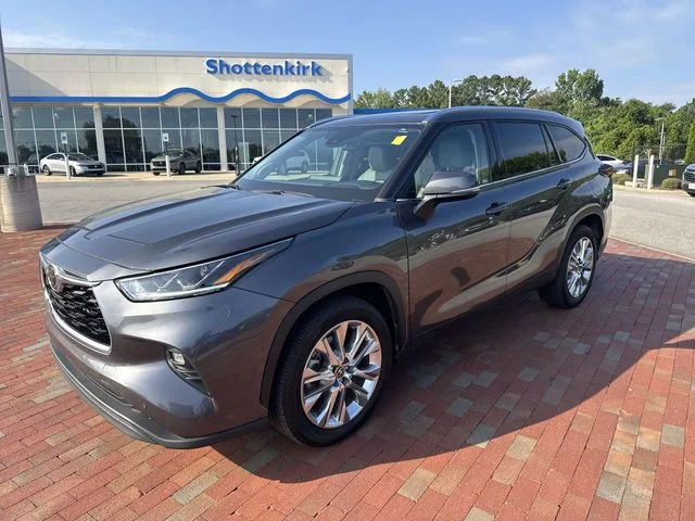 Used 2023 Gray Toyota Limited image 4