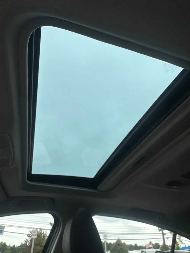 Used 2014 Red Mazda i Grand Touring image 18