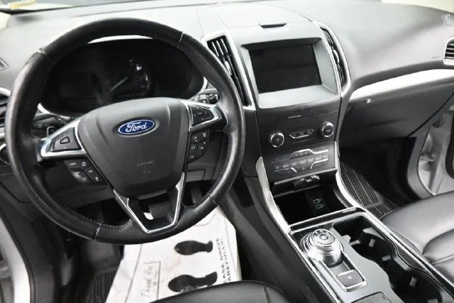 Used 2019 Silver Ford SEL image 27