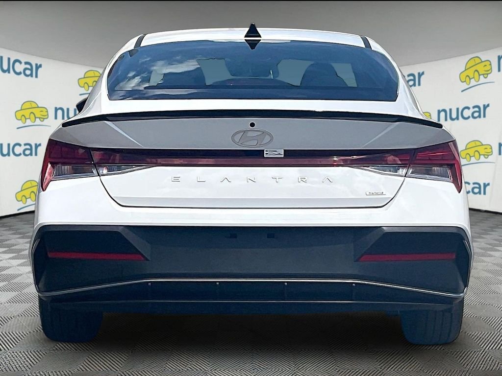 Used 2025 White Hyundai SEL Sport image 5