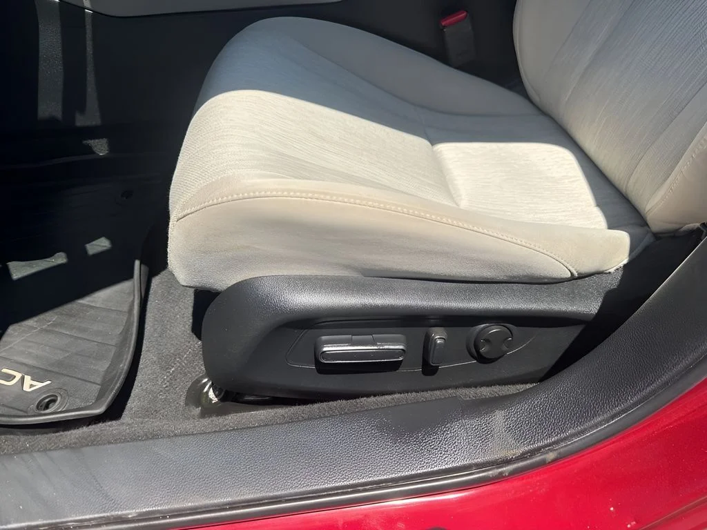 Used 2023 Red Honda EX image 10