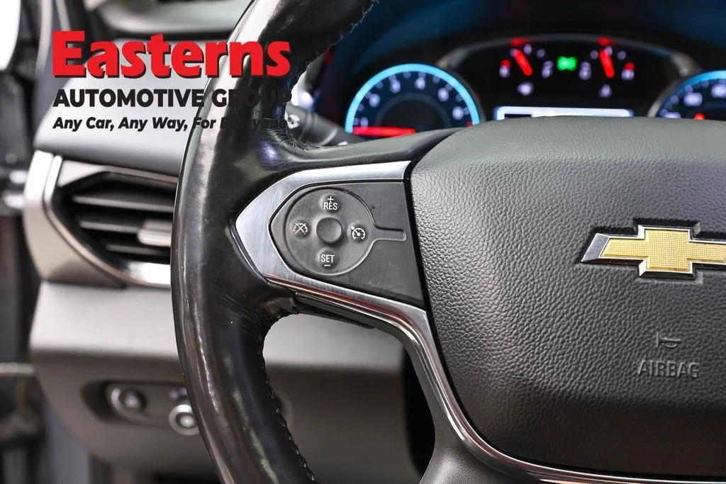 Used 2018 Gray Chevrolet 3LT image 17